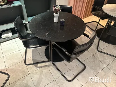 Cafébord i svart marmor med 3 st. stolar