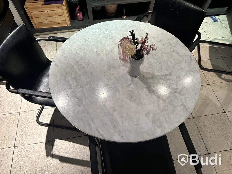 Cafébord i marmor med 3 st. stolar