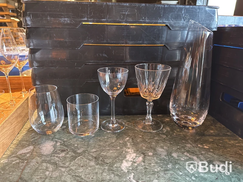 Stort parti med dryckesglas, Riedel med flera