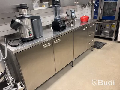 Rostfri bänk med förvaring