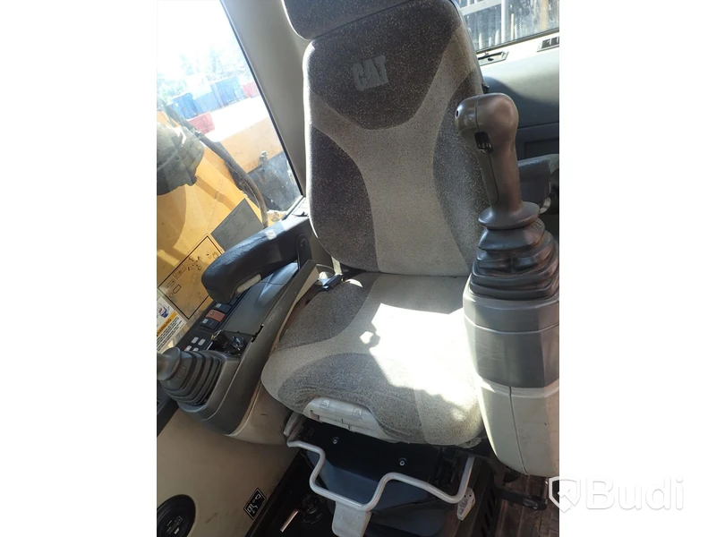 Caterpillar M322c Materialhanterare