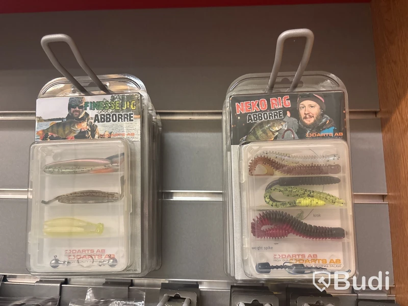 Fiskeutrustning i skåp