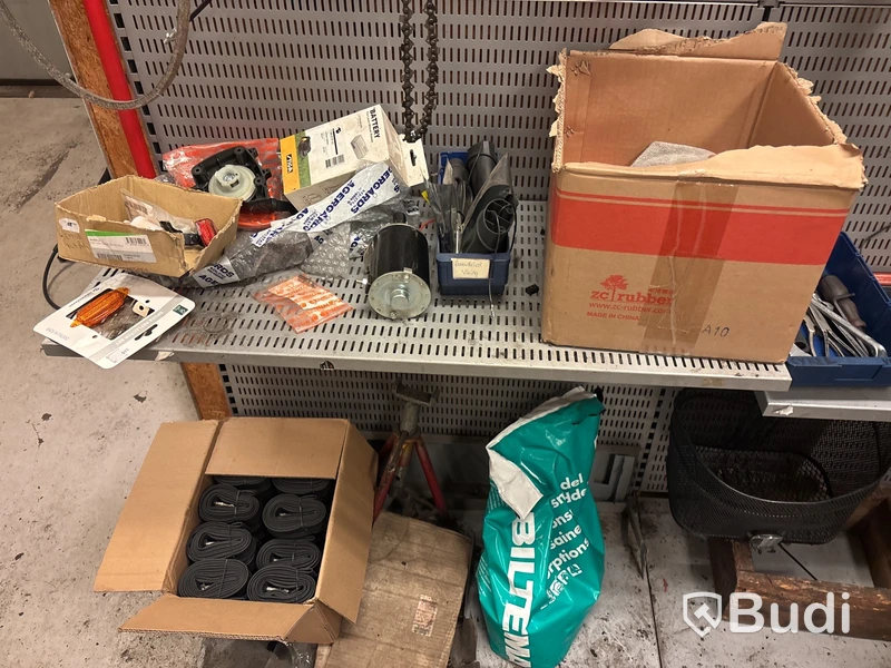 Verkstadsbänk med verktyg & tillbehör