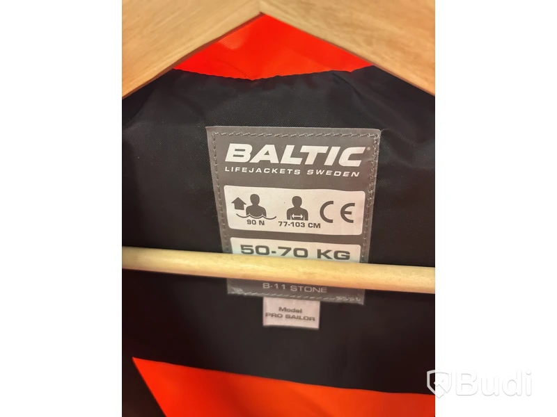 Flytvästar & våtdräkter
