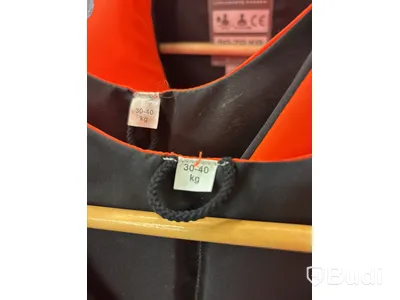 Flytvästar & våtdräkter