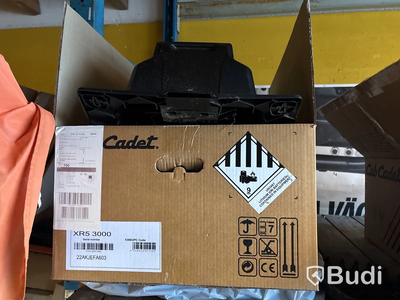 Robotgräsklippare Cub Cadet XR5 3000