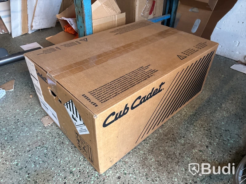 Robotgräsklippare Cub Cadet XR5 4000 - ny i kartong