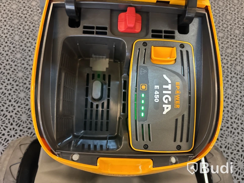 Batteridriven gräsklippare Stiga Multiclip 547e