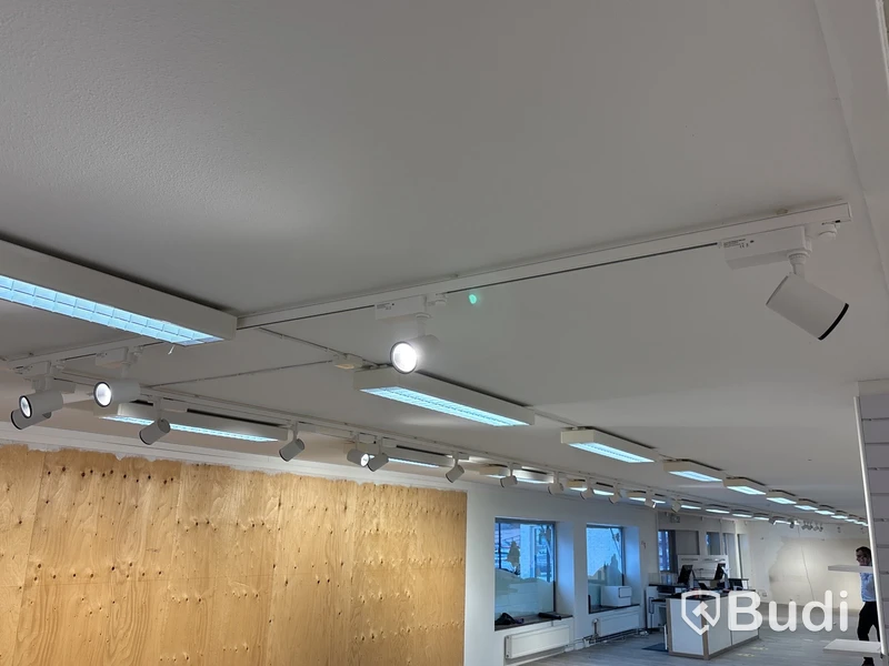 150 m belysningsskenor & 158 st ledspotligts