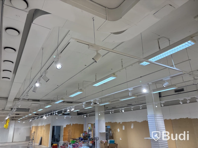 150 m belysningsskenor & 158 st ledspotligts