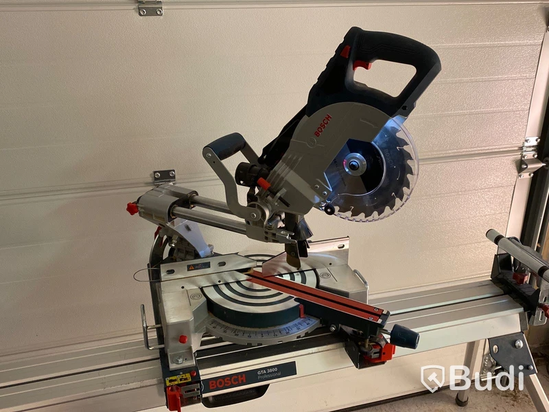 Kap/gersåg med stativ Bosch 18V