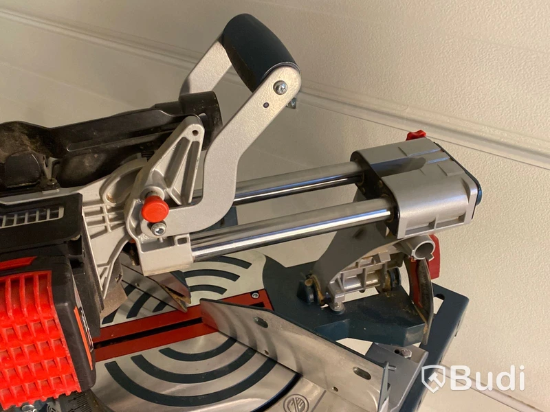Kap/gersåg med stativ Bosch 18V