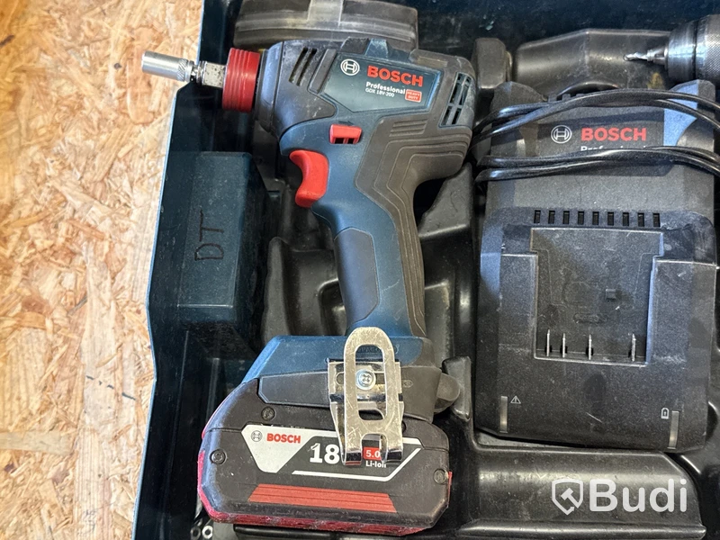 4 st batterimaskiner Bosch