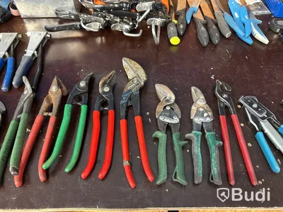 Parti handverktyg för bland annat plåtbearbetning