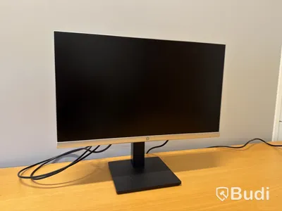 Kontorsmöblemang & monitor