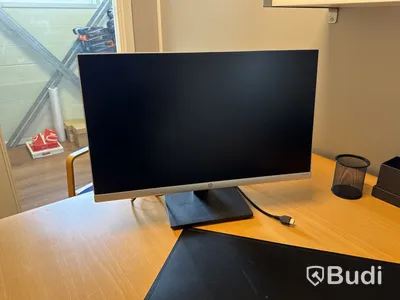 Kontorsmöblemang & monitor