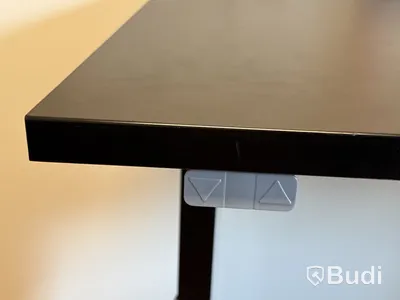 Kontorsmöblemang & monitor