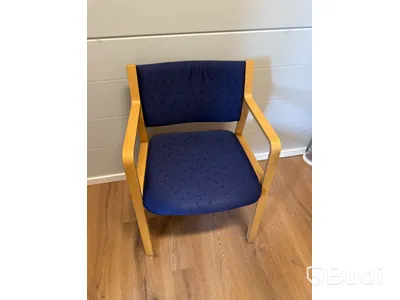 Kontorsmöblemang & monitor