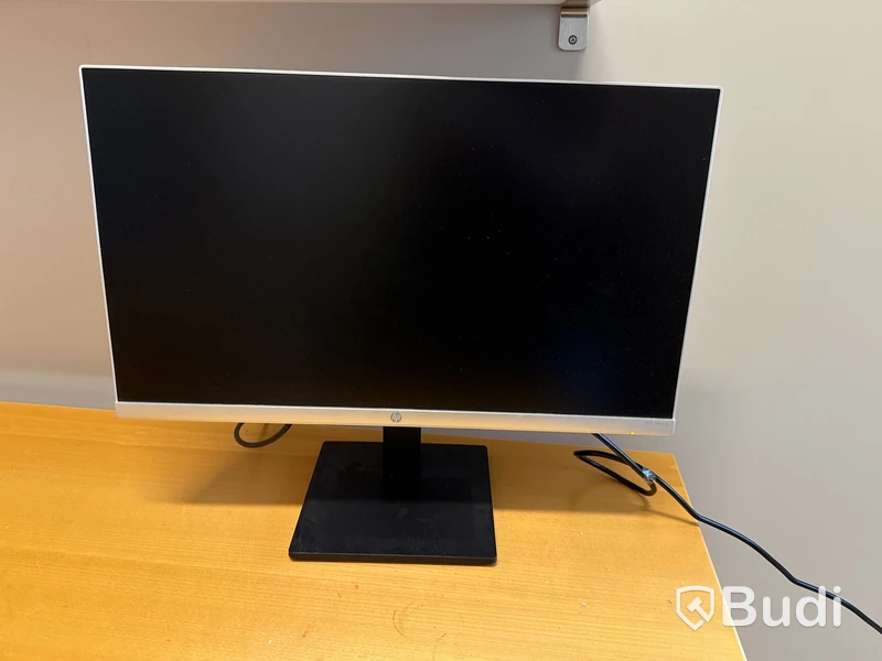 Kontorsmöblemang & monitor