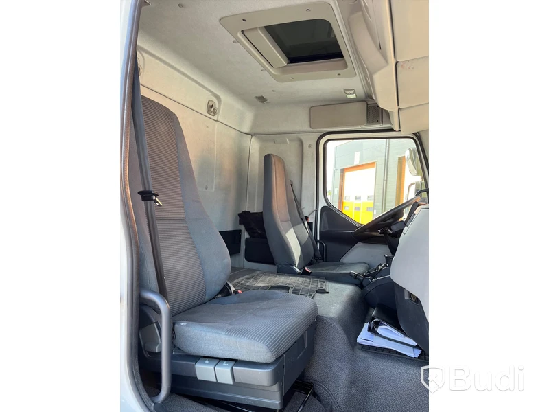 Skåpbil VOLVO FL 4X2 - 2013 Öppningsbar sida