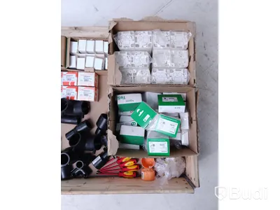Parti med elektronikprodukter, Totalt ord. pris inkl. moms: ca 2000 kr