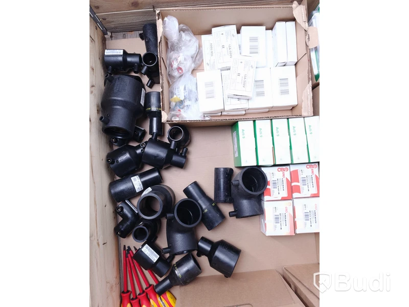 Parti med elektronikprodukter, Totalt ord. pris inkl. moms: ca 2000 kr