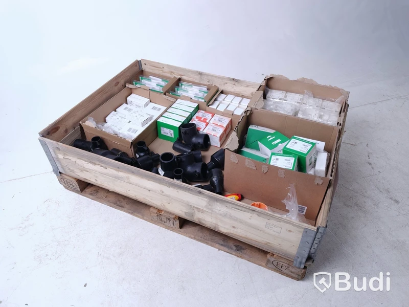 Parti med elektronikprodukter, Totalt ord. pris inkl. moms: ca 2000 kr