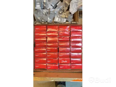 Parti med radiatortillbehör. Totalt Ord. pris inkl. moms: ca 12.000 kr