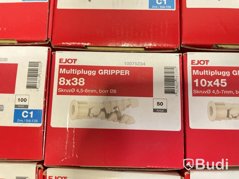 Parti med olika plugg Ejot, Ord. pris inkl. moms: ca 16.000 kr