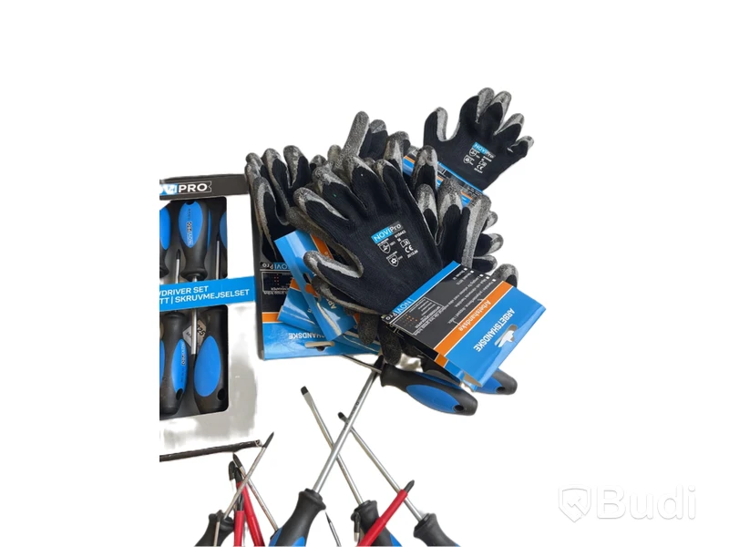 Parti med diverse produkter Novipro , Ord. pris inkl. moms: ca 2700kr