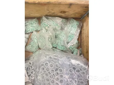 Parti med olika muttrar, kabelförskruvning och fiberpackning, olika modeller. Ord. pris inkl. moms: ca 10.000 kr
