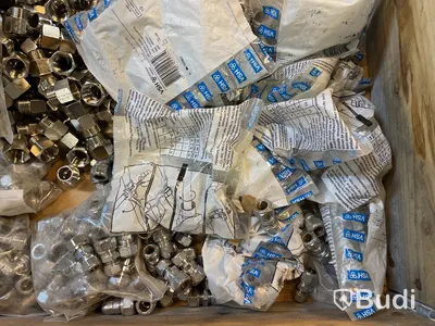 Parti med kopplingar, olika storlekar, Ord. pris inkl. moms: ca 12.000 kr