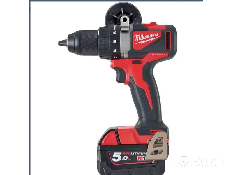 Borrskruvdragare, Milwaukee M18 BLDD2, inklusive batteri, laddare och väska.