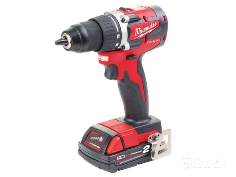 Skruvdragare, Milwaukee M18 CBLDD-202C, inkl. batteri och laddare.