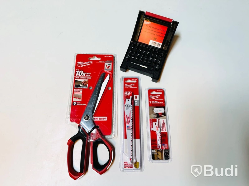 Paket med diverse småverktyg och tillbehör, Milwaukee, totalt ord. pris ink moms ca: 1000 kr