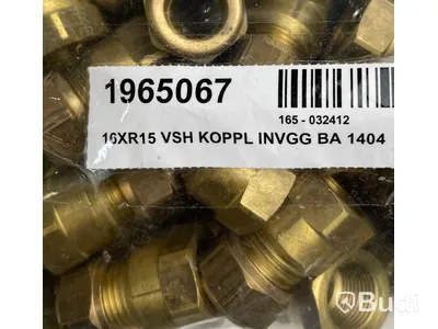 72 st raka kopplingar 16mm x R15 klämring invändig gänga mässing VSH super 1401 - totalt ord. Pris ca: 5400 kr. Ny.