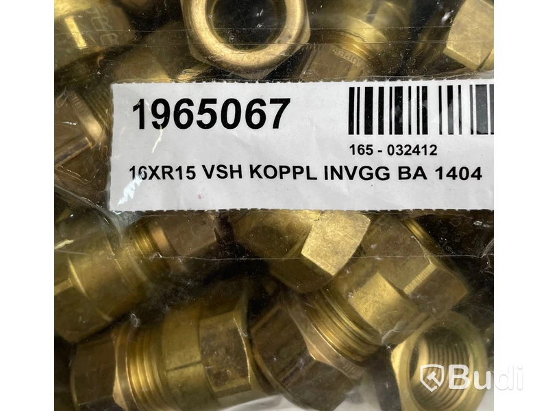72 st raka kopplingar 16mm x R15 klämring invändig gänga mässing VSH super 1401 - totalt ord. Pris ca: 5400 kr. Ny.