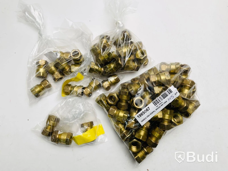72 st raka kopplingar 16mm x R15 klämring invändig gänga mässing VSH super 1401 - totalt ord. Pris ca: 5400 kr. Ny.