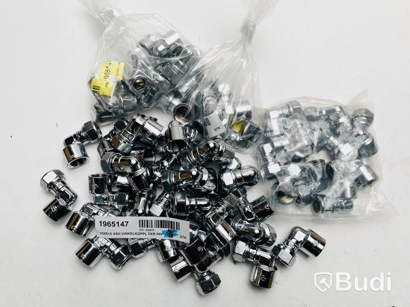 54 st vinkelkopplingar 15XR15 90° klämring x invändig gänga krom VSH super - totalt ord. Pris ca: 5130 kr. Ny.