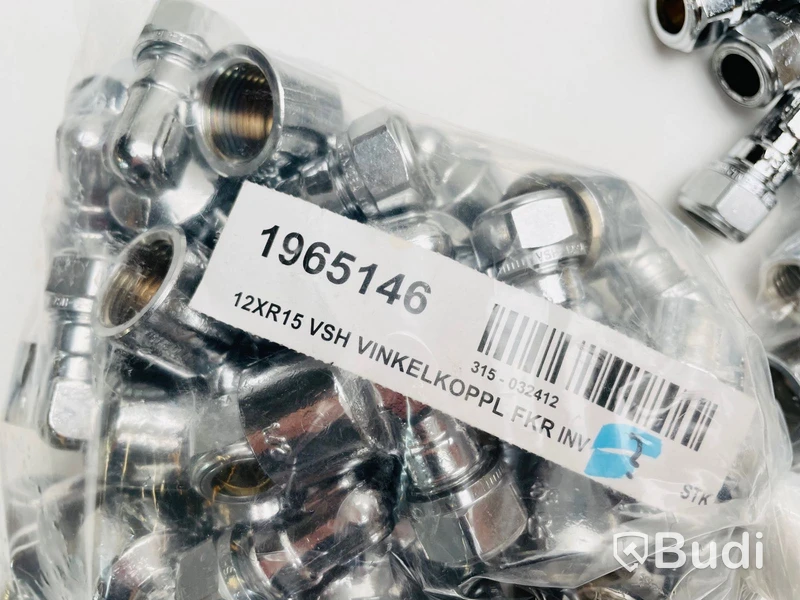 73 st vinkelkopplingar 12XR15 90° klämring x invändig gänga krom VSH super - totalt ord. Pris ca: 4745 kr. Ny.