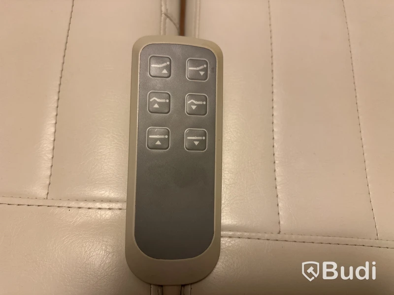 Behandlingsrum skönhet Behandl.bänk justerbar QUIRMED. Ugn CHI LI SY-3560A. Ångmaskin Giovanni. Peelingmaskin. Ugn för stenar.