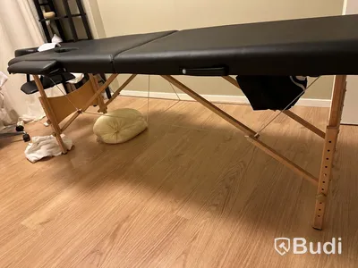 Behandlingsrum för massage. Behandlingsbänk enkel.  Ugn CHI LI SY-3560A. Rullvagn, hylla.