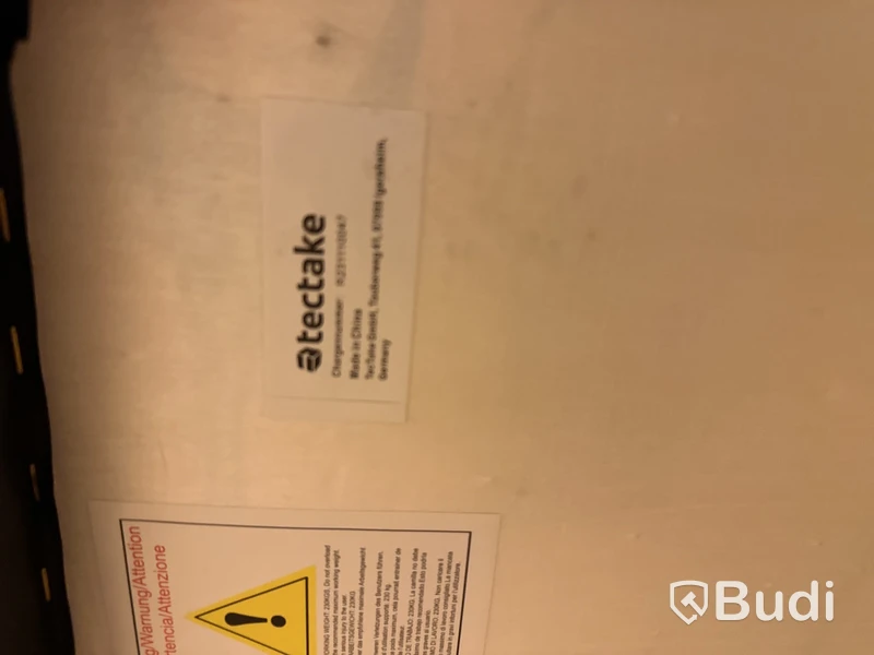 Behandlingsrum för massage. Behandlingsbänk enkel.  Ugn CHI LI SY-3560A. Rullvagn, hylla.
