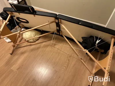 Behandlingsrum för massage. Behandlingsbänk enkel.  Ugn CHI LI SY-3560A. Rullvagn, hylla.