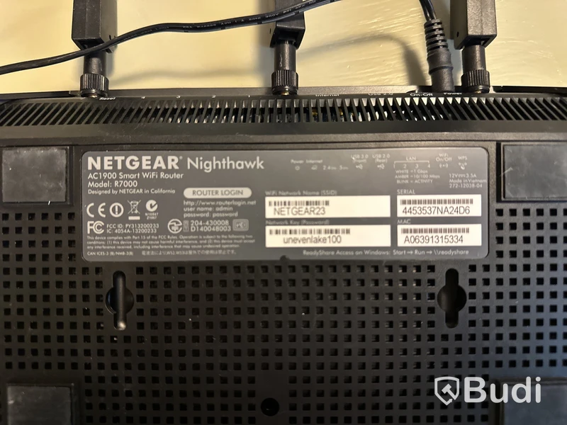 NETGEAR   NIGHTHAWK model R7000.                    AC 1900 smart wifi Router