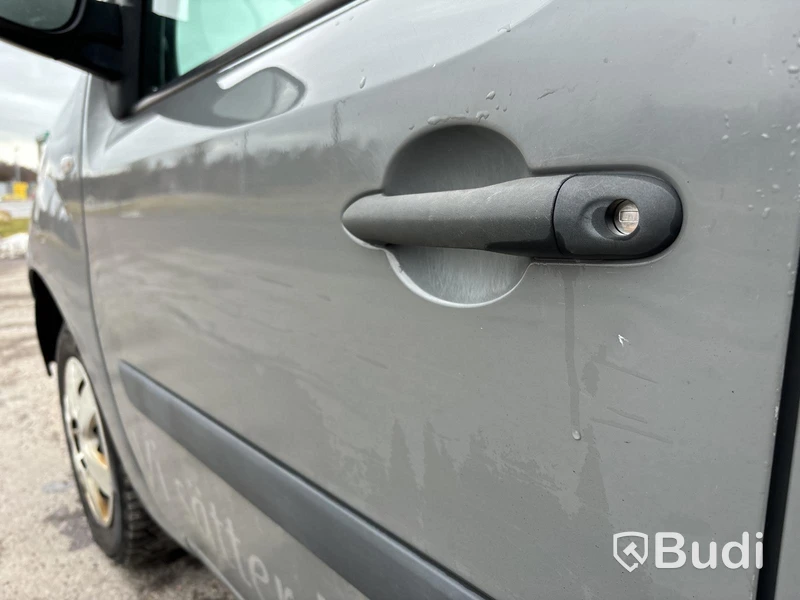 Skåpbil Renault Kangoo Maxi | 18505 mil | 2015