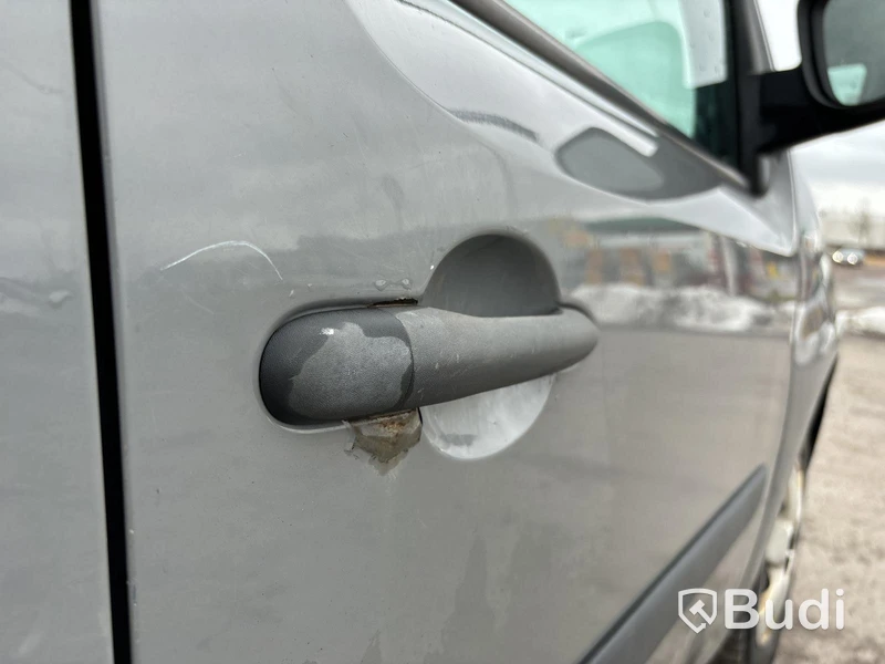 Skåpbil Renault Kangoo Maxi | 18505 mil | 2015