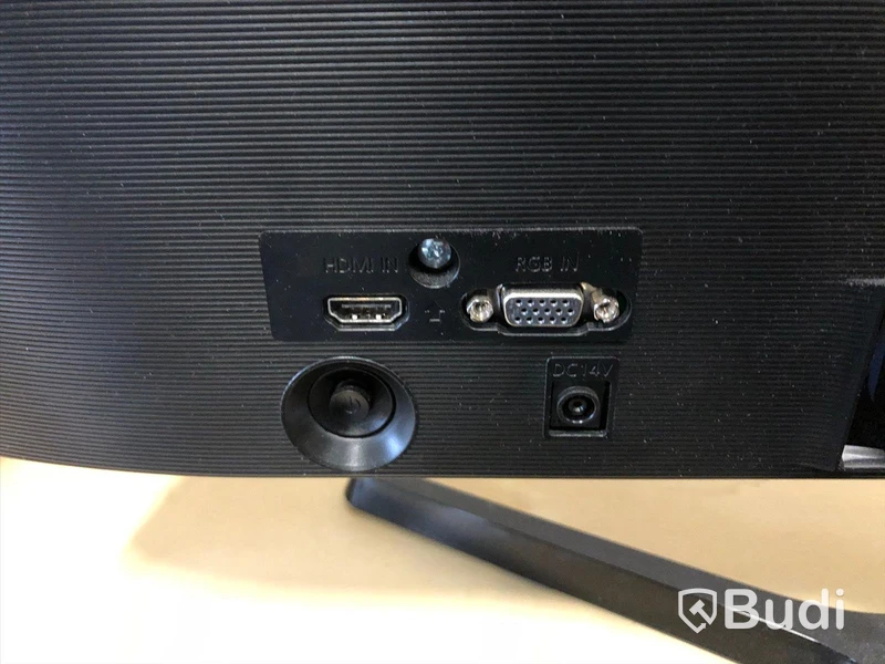 2st Datorer Lenovo Ideacenter m Samsung 24" skärmar