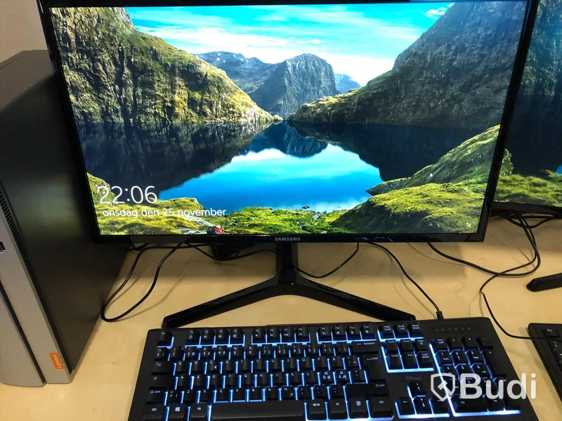 2st Datorer Lenovo Ideacenter m Samsung 24" skärmar