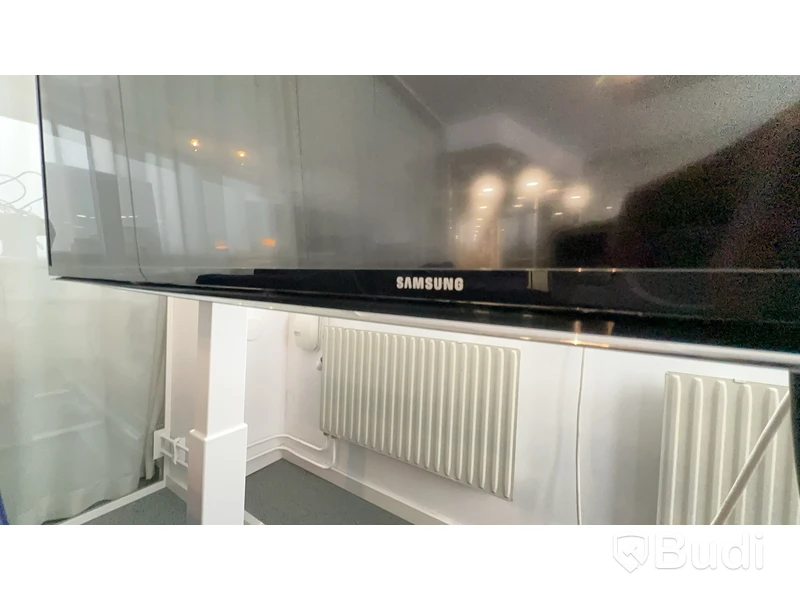 Samsung TV UE55H6275SU - på hjul.